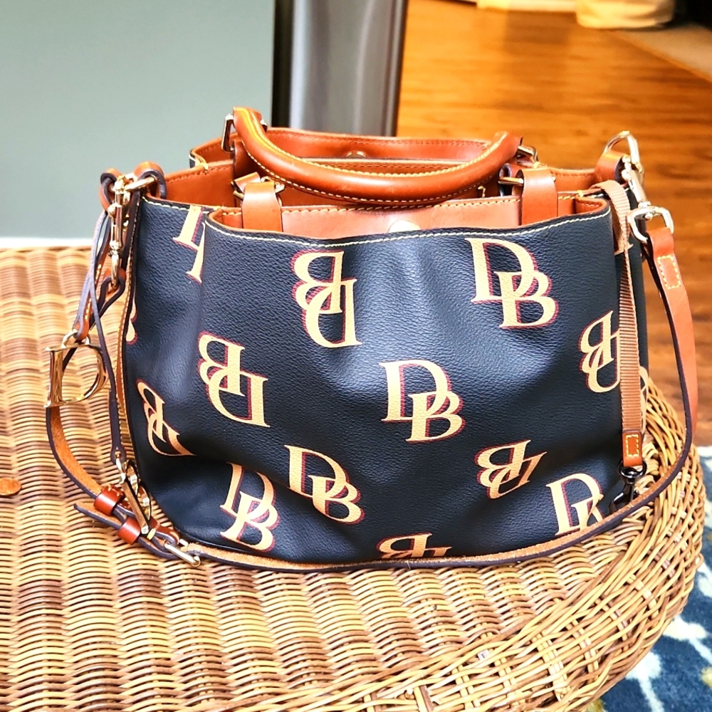Dooney Bourke Gretta Brenna